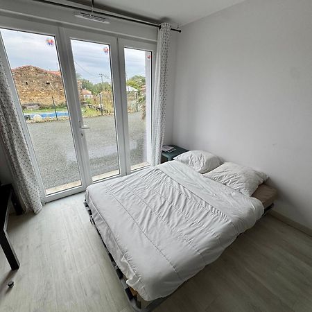 Ferienwohnung Domaine Des 5 Roses - Rose Rouge La Guierche Exterior foto