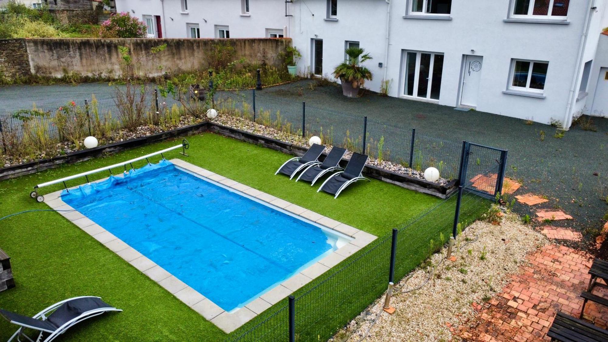 Ferienwohnung Domaine Des 5 Roses - Rose Rouge La Guierche Exterior foto
